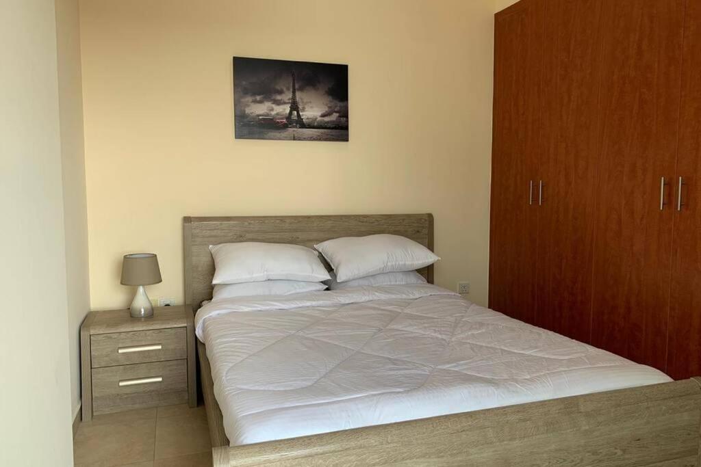 Cozy 2Bhk Near To Dmcc Metro Station -505 Apartment Дубай Екстериор снимка