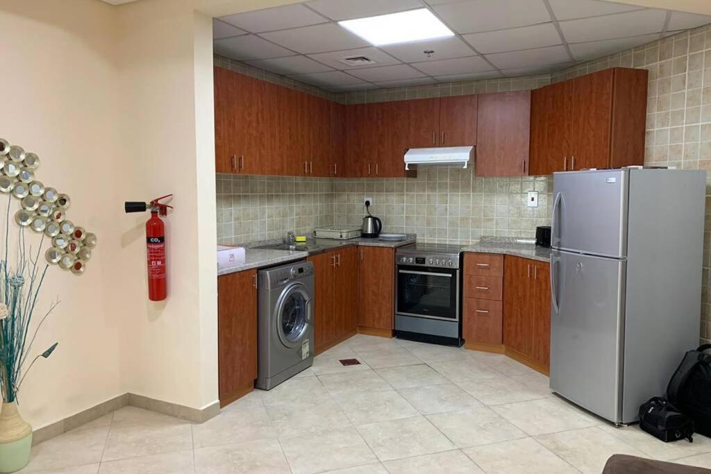 Cozy 2Bhk Near To Dmcc Metro Station -505 Apartment Дубай Екстериор снимка