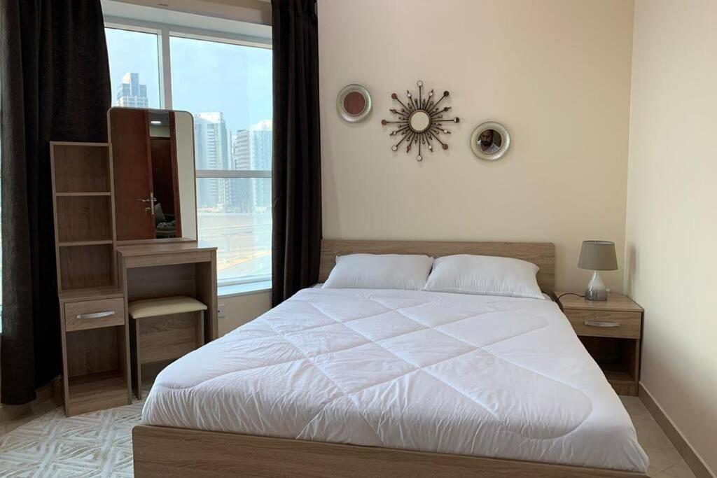 Cozy 2Bhk Near To Dmcc Metro Station -505 Apartment Дубай Екстериор снимка
